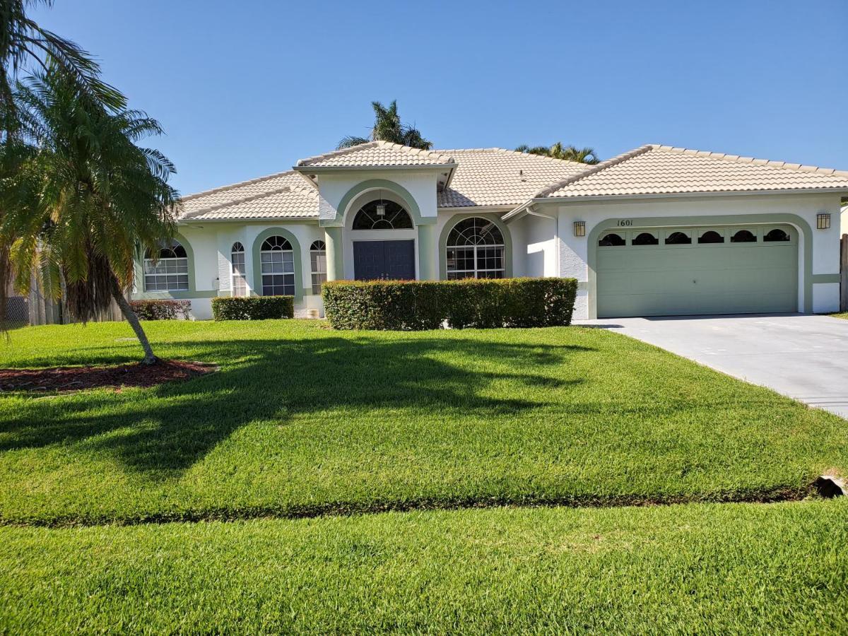 Our Beautiful Florida Vacation Home With Heated Pool Port St. Lucie Extérieur photo