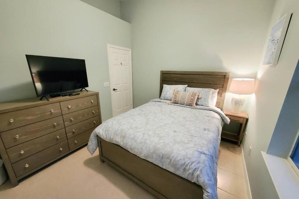 Our Beautiful Florida Vacation Home With Heated Pool Port St. Lucie Extérieur photo
