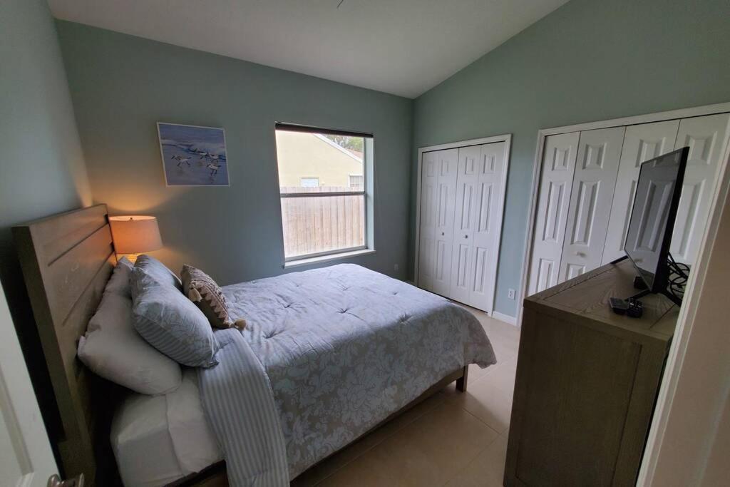 Our Beautiful Florida Vacation Home With Heated Pool Port St. Lucie Extérieur photo